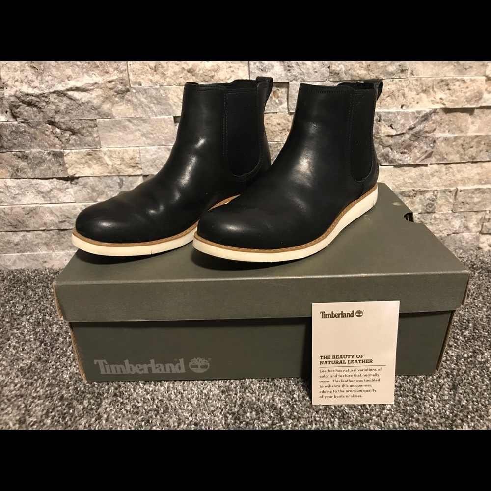 Timberland Women leather boot. Size 7